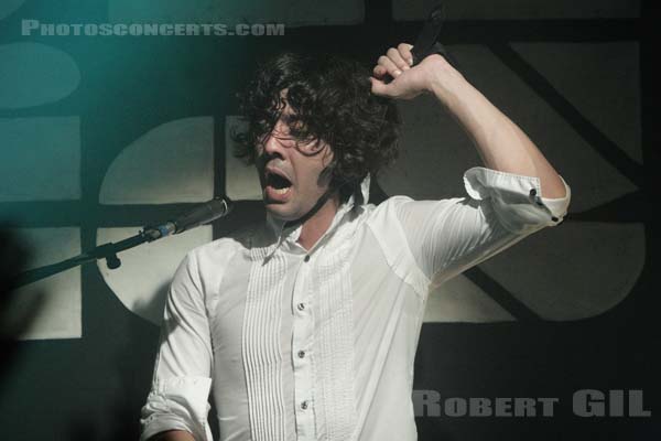HUSHPUPPIES - 2008-11-08 - PARIS - La Maroquinerie - 